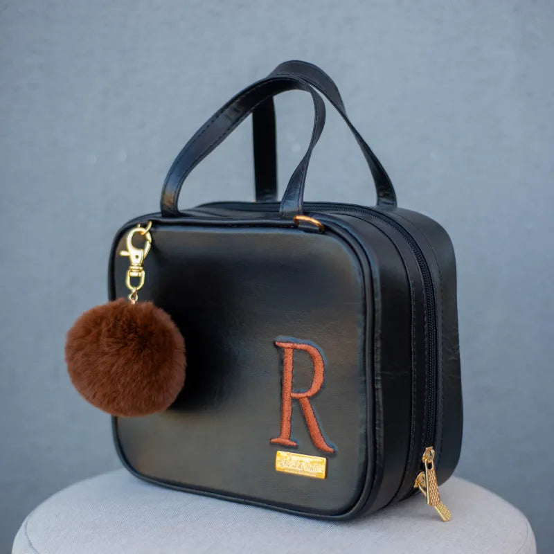 Porta Mamadeira - Couro Preto com Inicial "R"